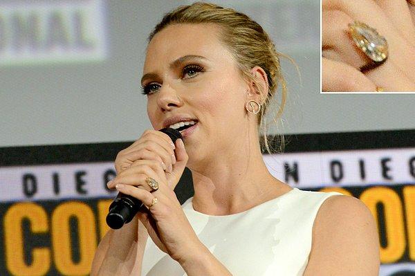 4. Scarlett Johansson'ın Colin Jost tarafından verilen 400.000 dolarlık yüzüğü: