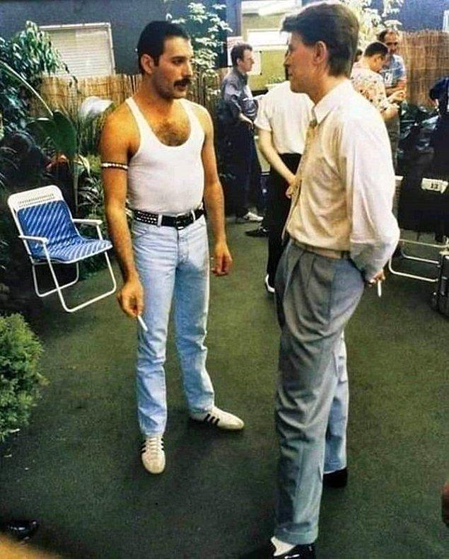 6. "İki efsane bir arada. Freddie Mercury, David Bowie ile tanışıyor."