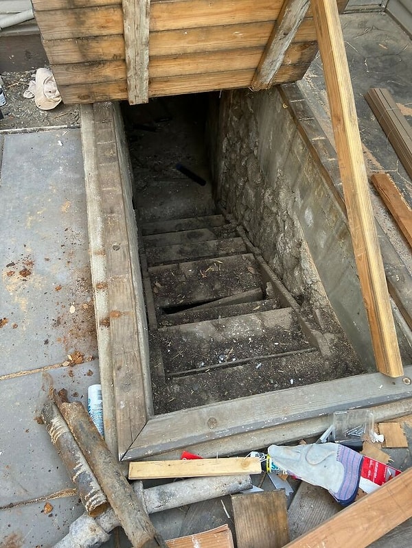 12. Всегда приятно, когда мне не нужно ползать под подвалом, но эта лестница довольно пугающая.