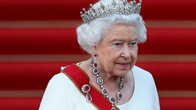 10. Tarihteki ünlü ISTJ'ler arasında Kraliçe II. Elizabeth, George Washington, Henry Ford, Sigmund Freud, filozof Martin Heidegger, oyuncu Robert de Niro, dünyanın en zengin insanlarından Jeff Bezos gibi isimler vardır.