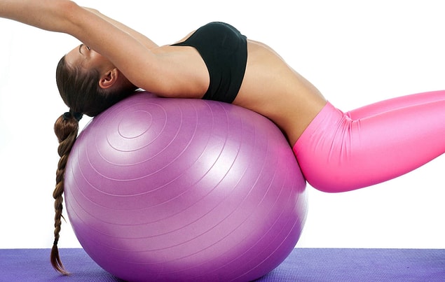 4. Pilates topu ev egzersizlerinin olmazsa olmazlarından.