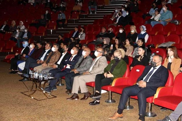 Belgeseli başından sonuna kadar izleyen anne Hatice Erkal ise "İbrahim çok iyi bir oğuldu. Evine de, kardeşlerine de, anne-babasına da çok iyi davranırdı. Erzurum'a ve Narman'a çok fedakarlıklar yaptı. İnşallah Erzurumlular da bir ömür onun değerini bilirler. Ben ondan çok razıydım" dedi.