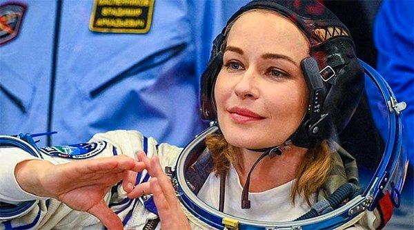 8. Uzayda ilk uzun metrajlı filmin çekimlerini tamamlayan Rus film ekibi gerçekleştirdiği basın toplantısında, uzayda 30 saatlik görüntü kaydettiklerini, filmin kurgusundan sonra görüntülerin 25-30 dakika arasında olacağını açıkladı.