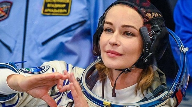 8. Uzayda ilk uzun metrajlı filmin çekimlerini tamamlayan Rus film ekibi gerçekleştirdiği basın toplantısında, uzayda 30 saatlik görüntü kaydettiklerini, filmin kurgusundan sonra görüntülerin 25-30 dakika arasında olacağını açıkladı.