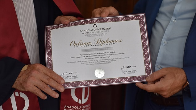 Gündemi takip ediyorsanız eğer bugün çıkan sahte diploma haberlerini de duymuşsunuzdur.