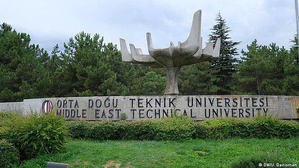 Önce Sözcü'den Sultan Uçar’ın haberiyle de Türkiye'deki en iyi üniversitelerin diplomalarının sahtesinin internette 500 TL'ye satıldığını öğrendik.