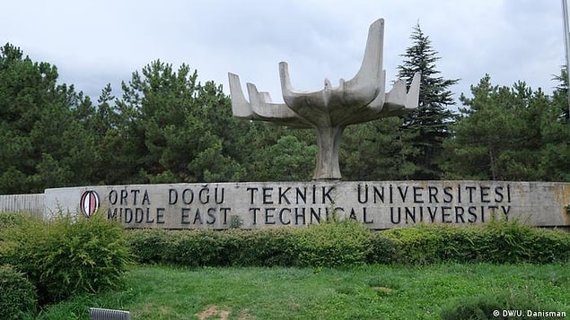 Önce Sözcü'den Sultan Uçar’ın haberiyle de Türkiye'deki en iyi üniversitelerin diplomalarının sahtesinin internette 500 TL'ye satıldığını öğrendik.