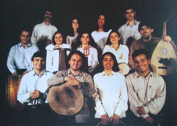 Kolivar aynı zamanda Kardeş Türküler'de vokal olarak yer aldı.