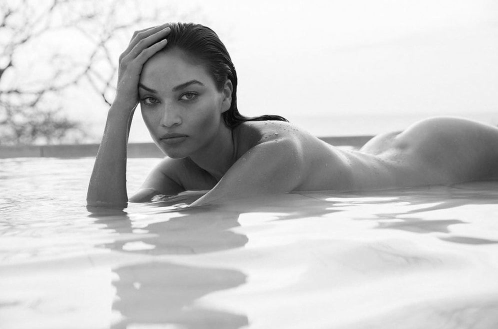 Victoria's Secret'ın Eski Modeli Shanina Shaik Duş Sonrası Çıplak Pozlarıyla Göz Kamaştırdı!