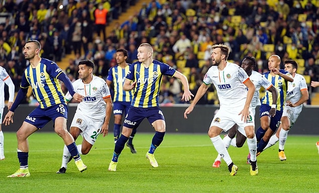 Bu sonuçla Aytemiz Alanyaspor 20 puana yükseldi. Fenerbahçe ise 19 puanda kaldı.