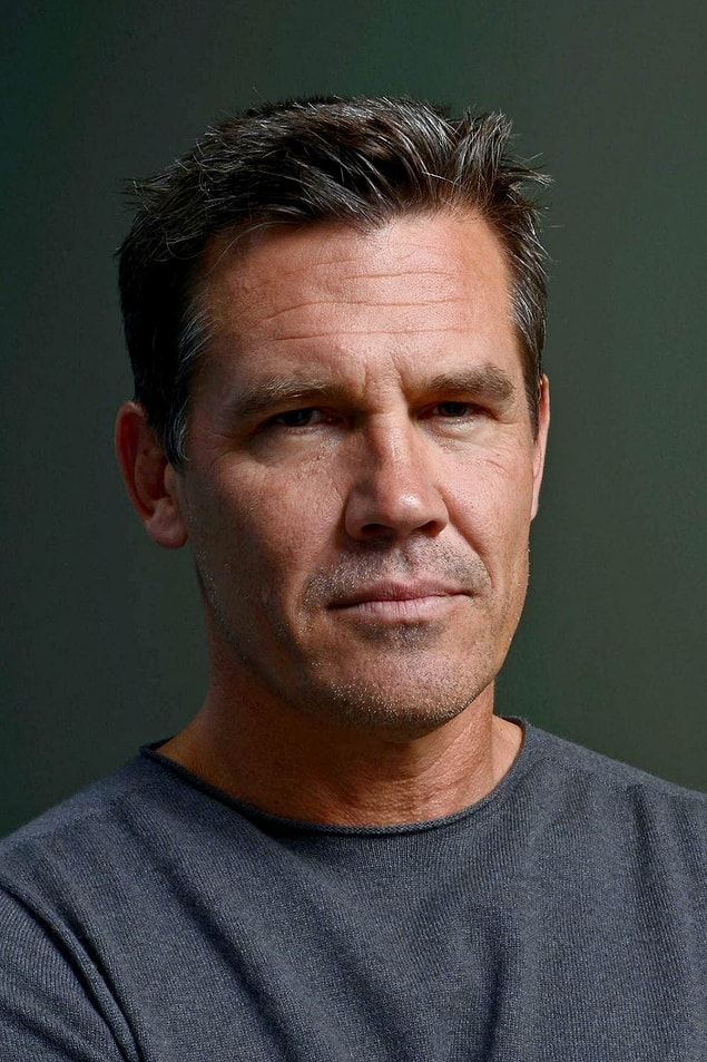 14. Sicario filminde Villeneuve ile birlikte çalışan Josh Brolin, senaryoyu okumadan imza attı.