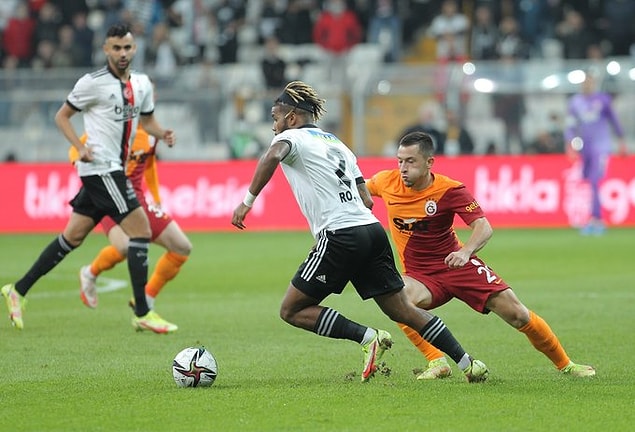Bu sonuçla birlikte Beşiktaş puanını 20'ye yükseltirken Galatasaray 17 puanda kaldı.