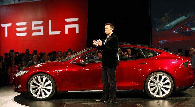 Tesla için büyük bir anlaşma imzalayan Musk, bir araç kiralama şirketi olan Hertz ile el sıkıştı ve tam 100 bin adet Tesla araç siparişi aldı.