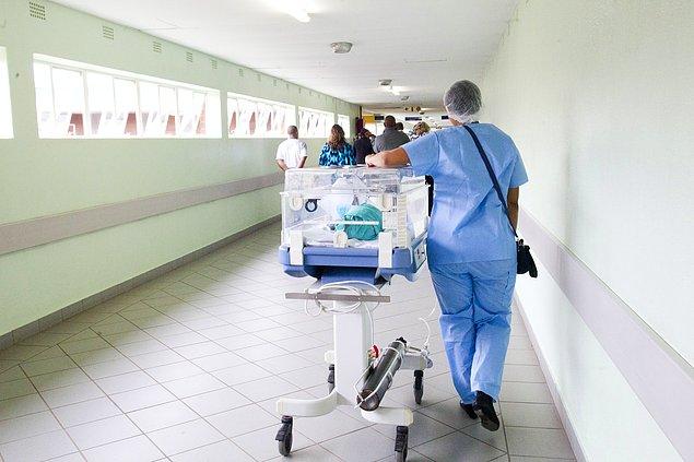 "Hastaneler personel kıtlığına uğramaya başladı. Avrupa’nın en fedakâr personeli yurtlarından kaçmak zorunda kalıyor."