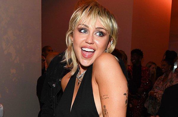 4. Hannah Montana filmiyle ünlenen Miley Cyrus da hem şarkıcı hem oyuncu olarak başarılarını devam ettiriyor.
