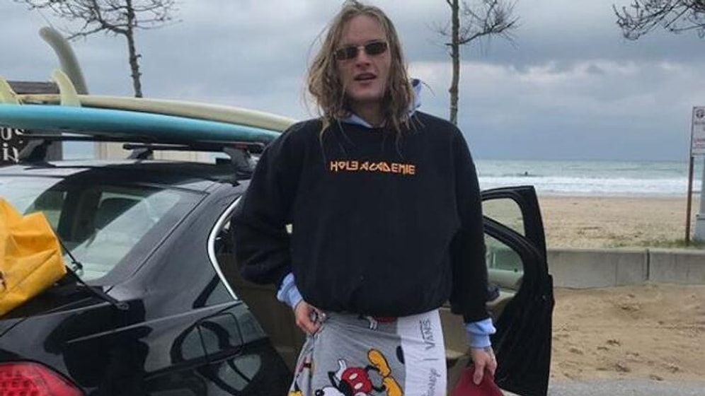 Dilan Gerede ve Sevgilisinden Cesur Poz! Sevgilisinin Çıplak Halini Paylaştı