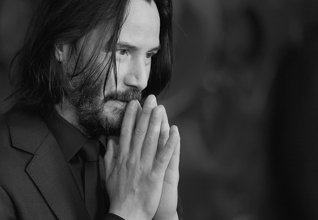 57 yaşındaki ünlü oyuncu Keanu Reeves'i tanımayanınız yoktur.