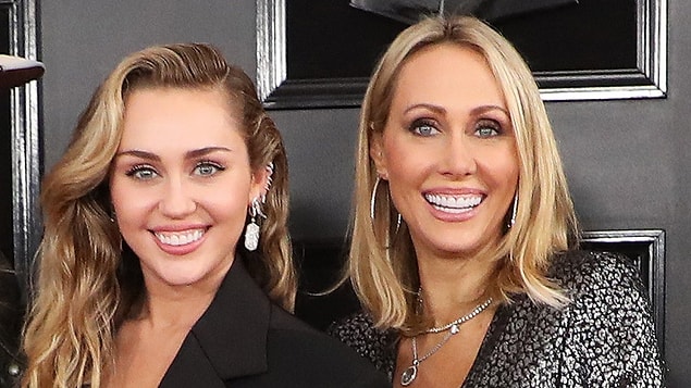 9. O gözler, o dudaklar, o elmacık kemikleri? Miley Crus ve annesi Tish nasıl da benziyor birbirine.