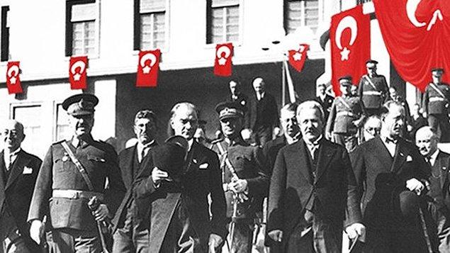 29 Ekim 1923'te Ne Oldu? Cumhuriyet Bayramı Nasıl İlan Edildi?