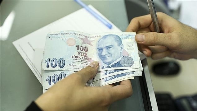 Salgının etkilerine rağmen Vakıflar desteği azalttı