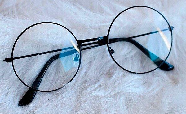 4. Harry Potter sonrası müptelası olunan gözlük.