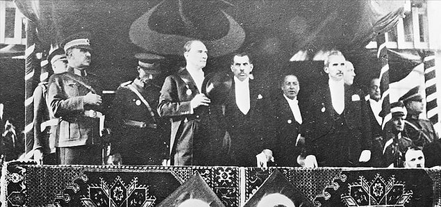 Bugün Cumhuriyetimizin 98.yılını tüm coşkuyla kutluyoruz...