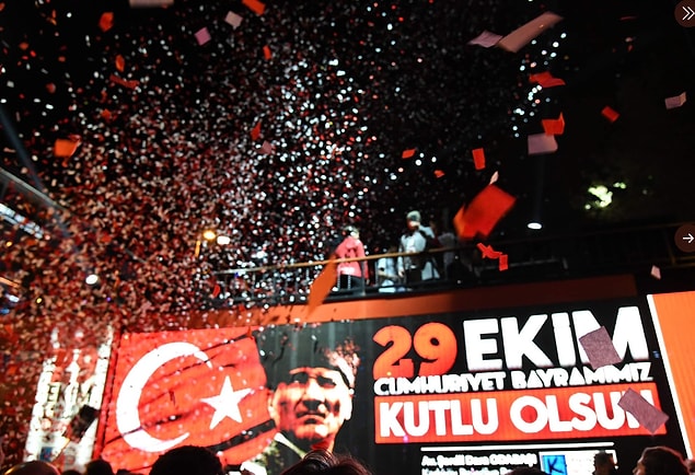 Ve her yerde büyük önder Mustafa Kemal Atatürk... 😍