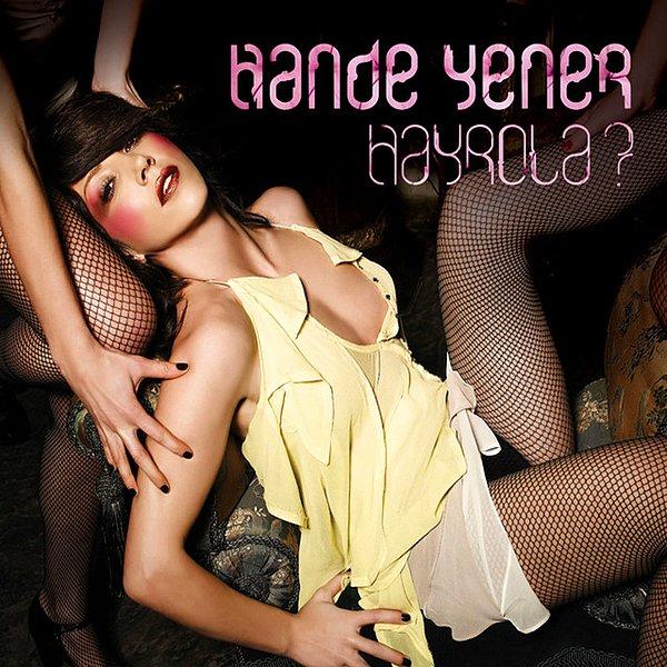 Elektronik döneminin sonunu 2009 çıkışlı Hayrola? adlı albümüyle getirdi Yener.