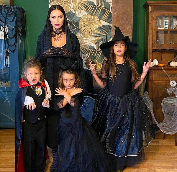 6. Futbolcu Volkan Demirel'in eşi Zeynep Demirel de ailesinin minik üyeleriyle birlikte cadı kostümlerine girmiş.