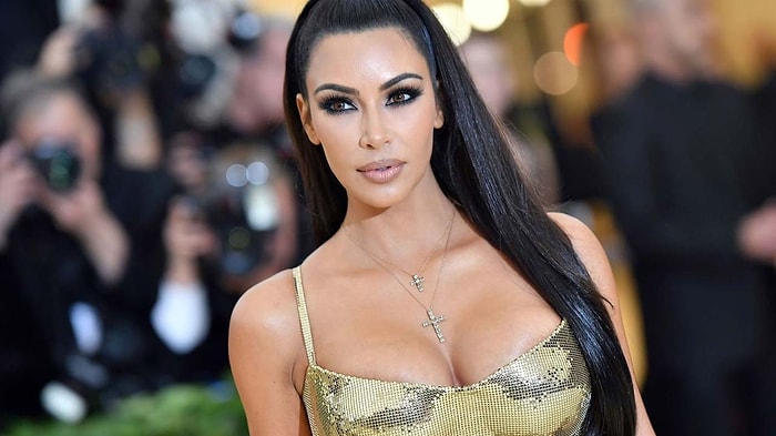 Kim Kardashian Kendisinden 14 Yaş Küçük Sevgilisiyle Dudak Dudağa.. Eşi Kanye West ile Boşanma Davası Sürüyor