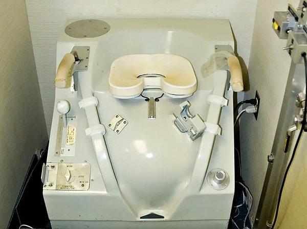 SpaceX'in Crew Dragon Endeavour uzay aracıyla Dünya'ya dönmesi beklenen astronotlardan tuvaleti kullanmamasını isteyen Musk, tekrardan bir sızıntı sorunu ile gündemde.