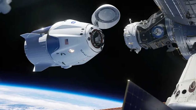 Eylül ayında düzenlenen Inspiration4 uçuşundaki idrar sıkıntısı kısa süreliğine olduğu için çok endişe vermese de Musk bu defa astronotlardan bizzat rica ederek tuvaleti kullanmamalarını istedi.