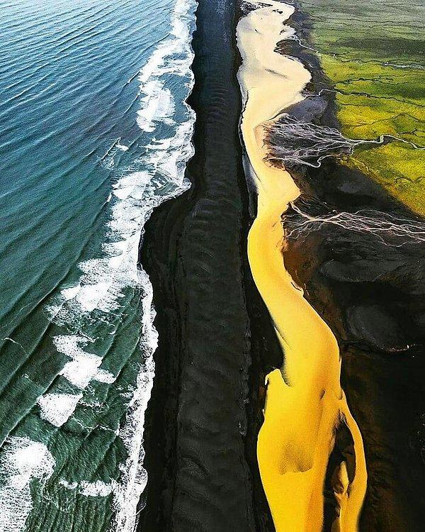 4. "Masmavi deniz, siyah kumsal, altın sarısı nehir ve yemyeşil tarlaların mükemmel uyumu."