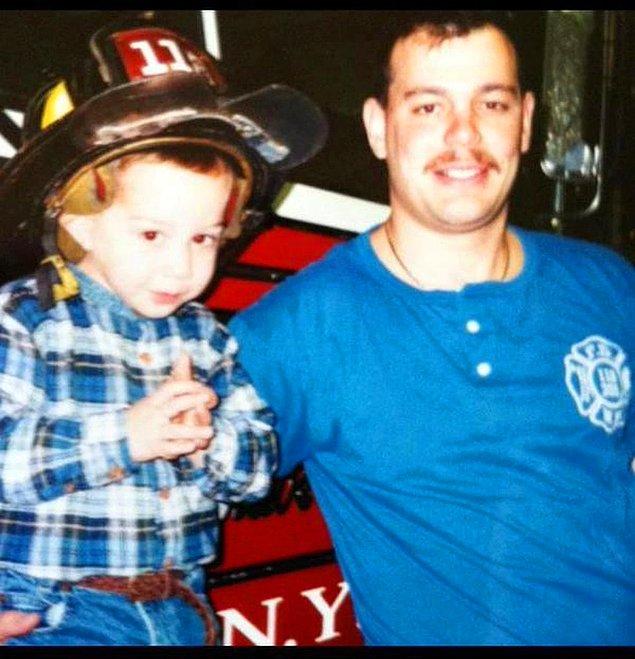 Pete Davidson'ın babası Scott Davidson, 11 Eylül 2001 saldırılarında hayatını kaybeden bir itfaiye görevlisiydi.