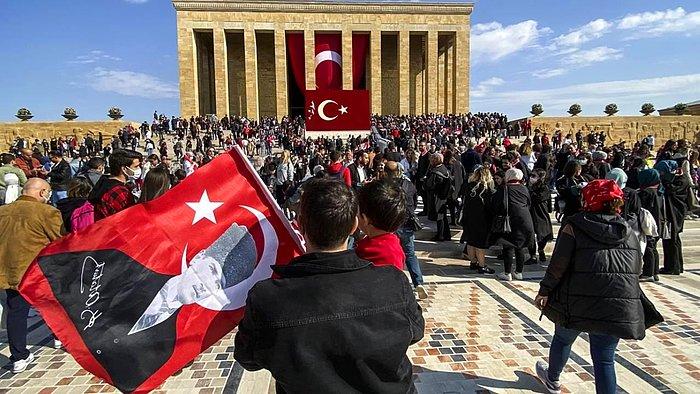 AKP'li Turan, Gazetecilerin Anıtkabir'e Alınmamasına Tepkili: 'Kabul Edilemez'