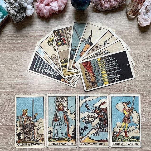 5. Tarot kartlarını keşfetmek için neyi bekliyorsun?