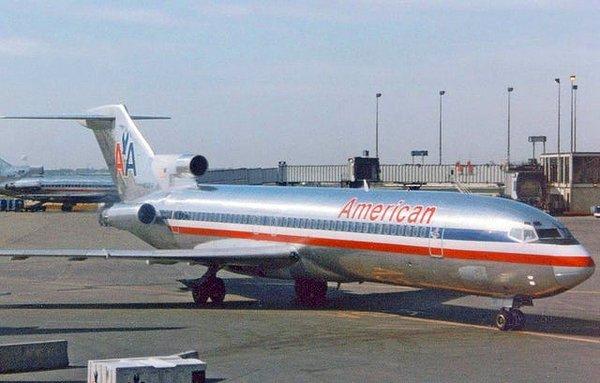 3. 2003 yılında fotoğrafta gördüğünüz bu Boeing 727 uçağı Angola'da çalınmış ve FBI ile CIA tarafından dünya çapında bir arama yapılmıştır ancak uçak hiçbir zaman bulunamadı.