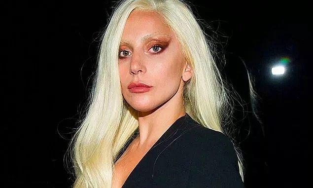 Toplam 11 kez Grammy ödülüne layık görülmüş olan Gaga, başarılı müzik kariyerinin yanı sıra ayrıca oyunculuk kariyerinde de başarılı bir şekilde ilerliyor.
