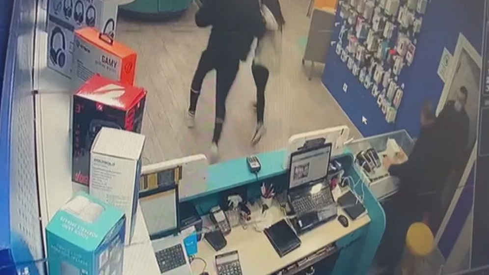 Almak İstediği Telefonun Fiyatını Pahalı Buldu, İş Yeri Sahibini Vurdu!