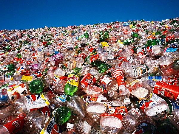 10. Çin'de bulunan bir plastik çöplüğü: