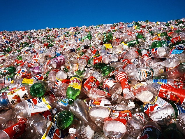 10. Çin'de bulunan bir plastik çöplüğü: