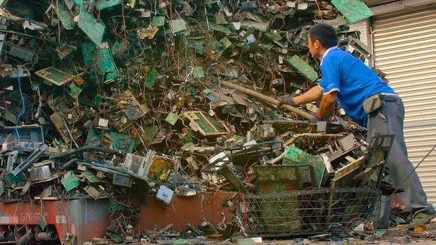 11. Yine Çin'den, bu kez ise 'teknoloji' çöplüğü: