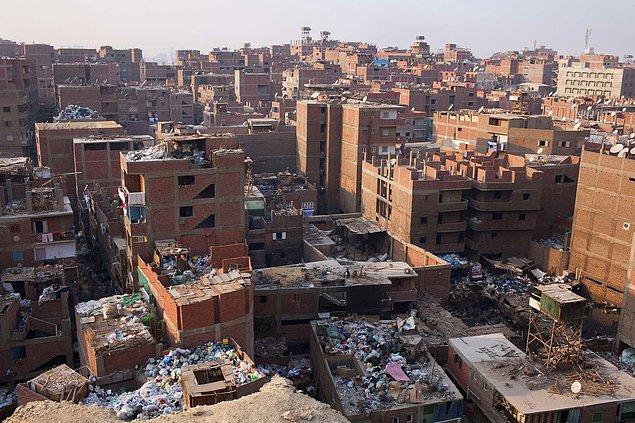 16. Mısır, Kahire'de 'çöp insanlar' anlamına gelen Zabbaleen adındaki bölge: