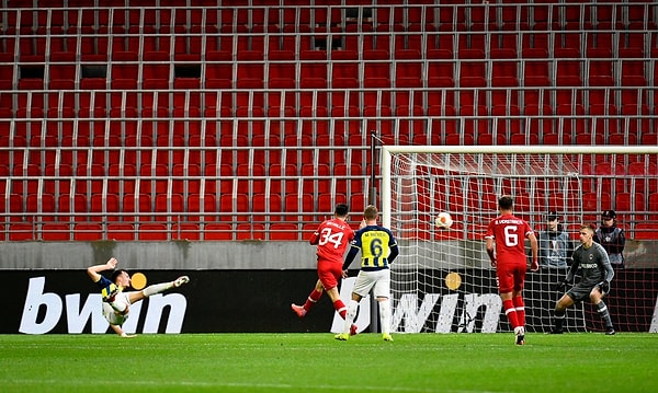 Bu sonuçla Kanarya, Kupa 2'deki ilk galibiyetini alıp, puanını 5'e yükseltirken, Antwerp ise 1 puanda kaldı.