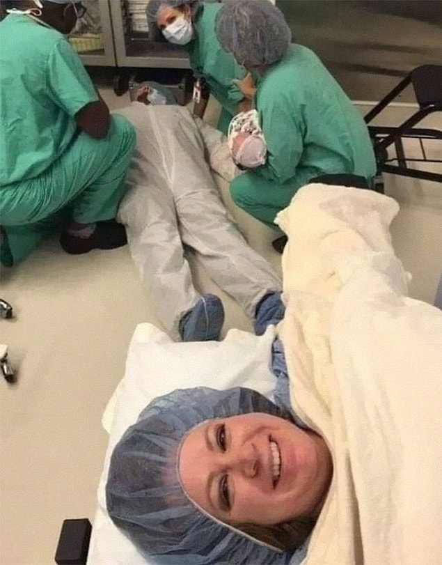14. Eşine doğum sırasında yardımcı olmak isteyen düşünceli eş. 😅