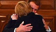 Merkel ile Veda Kucaklaşması Yapan Fransa Cumhurbaşkanı Macron: 'Bana Sabrettiğiniz İçin Teşekkür Ederim'