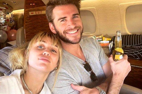 10. Ünlü şarkıcı Miley Cyrus ve Liam Hemsworth 10 yıldan uzun süren inişli çıkışlı ilişkilerinin ardından 2019'da evlenme kararı almışlardı ancak evlilikleri 7 ay sürdü.