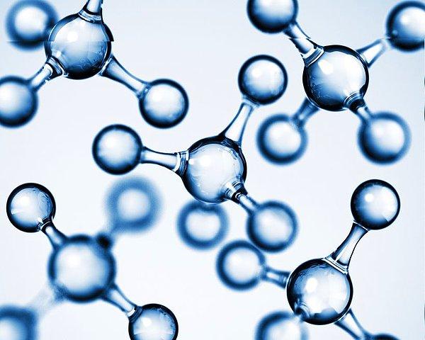 Su molekülü tutma özelliği sayesinde cilde kaybettiği dolgunluğu geri getiriyor: Hyaluronik asit