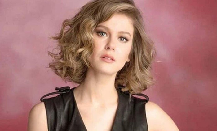 Burcu Biricik'in 13 Sene Önceki Hali Şaşırttı! Burcu Biricik'i Görenler Tanıyamıyor