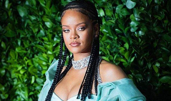 Rihanna'nın güzelliği artık herkes tarafından aşikar olan bir şey...